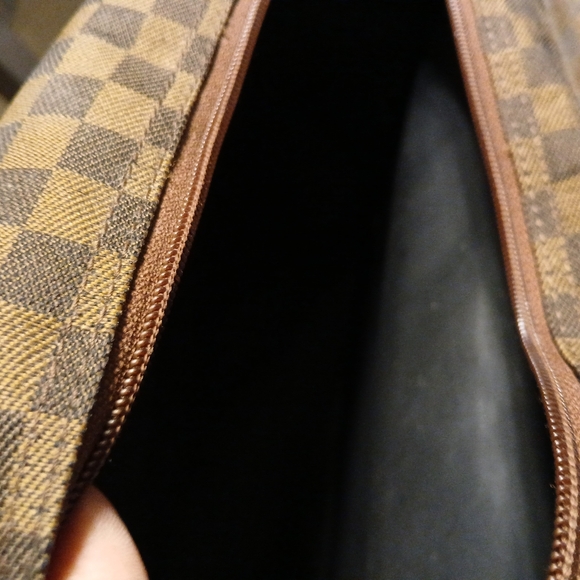 Designer brief case 4 photos front pocket & back slip. - Picture 4 of 4